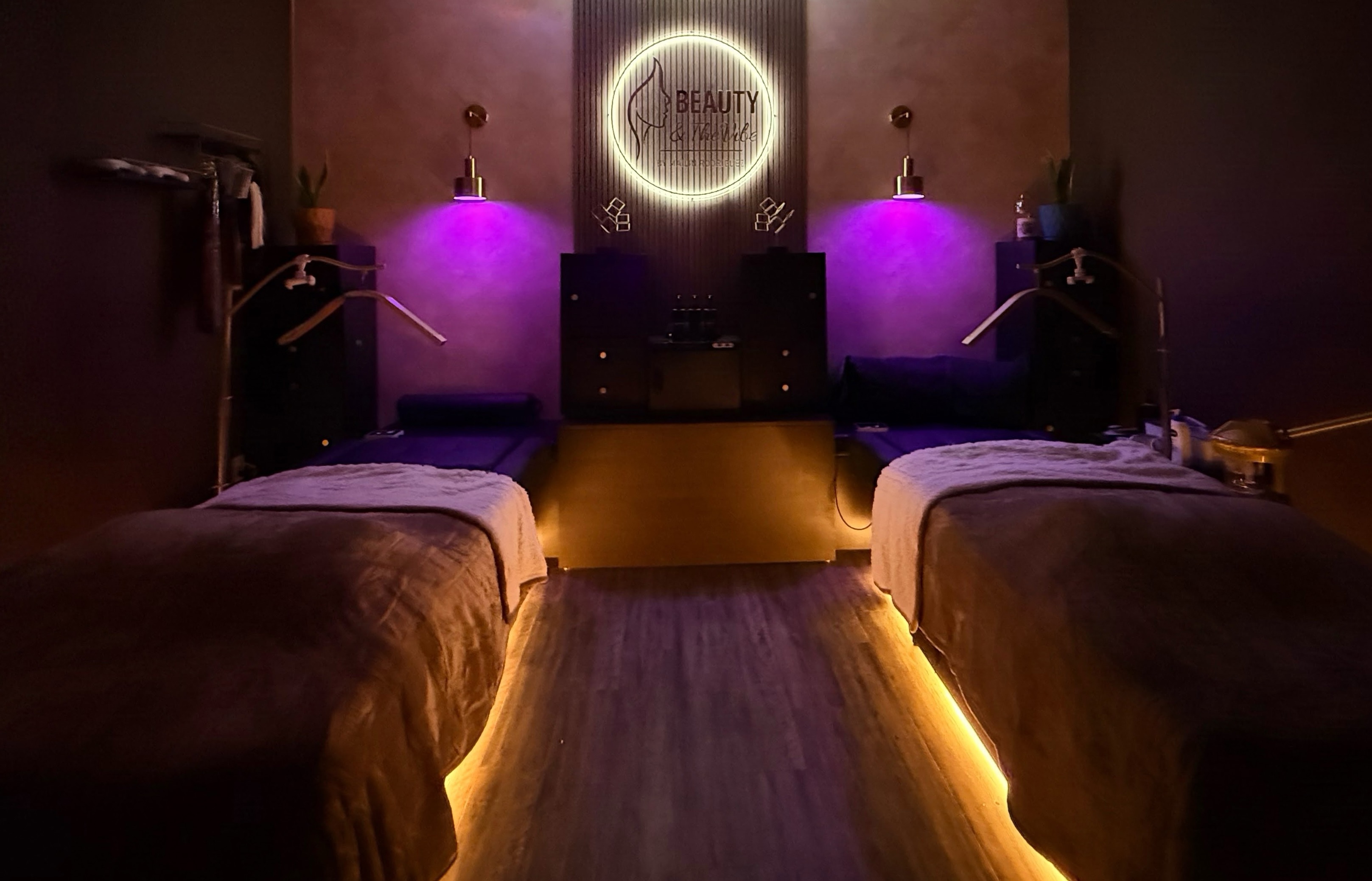 The softly lit two-bed head spa at Beauty and The Vibe